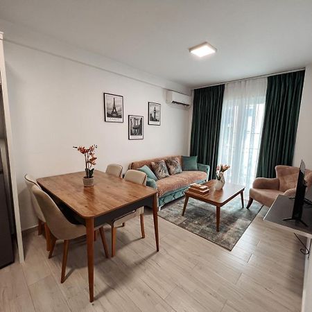 Lovely Apartment Tirana Esterno foto