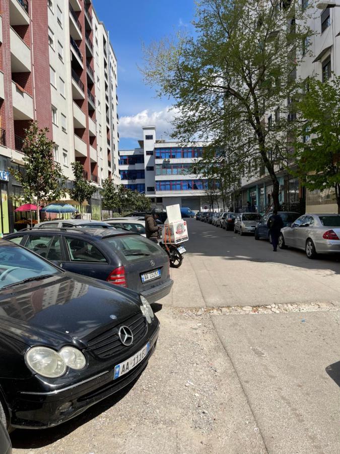 Lovely Apartment Tirana Esterno foto