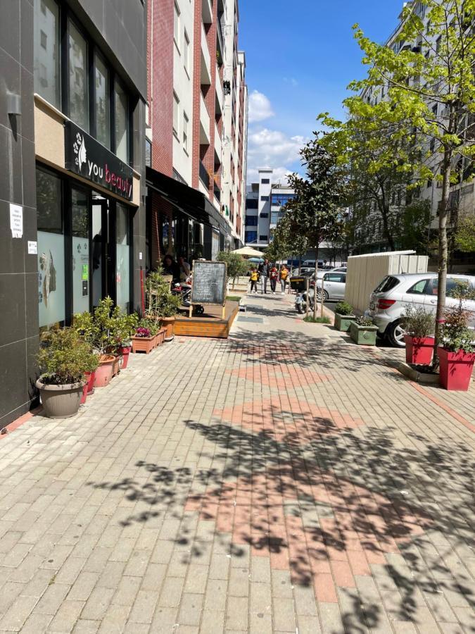 Lovely Apartment Tirana Esterno foto