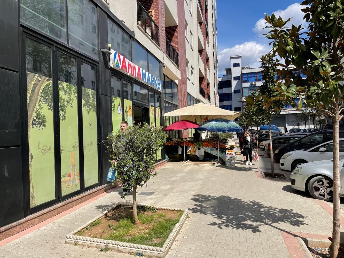 Lovely Apartment Tirana Esterno foto