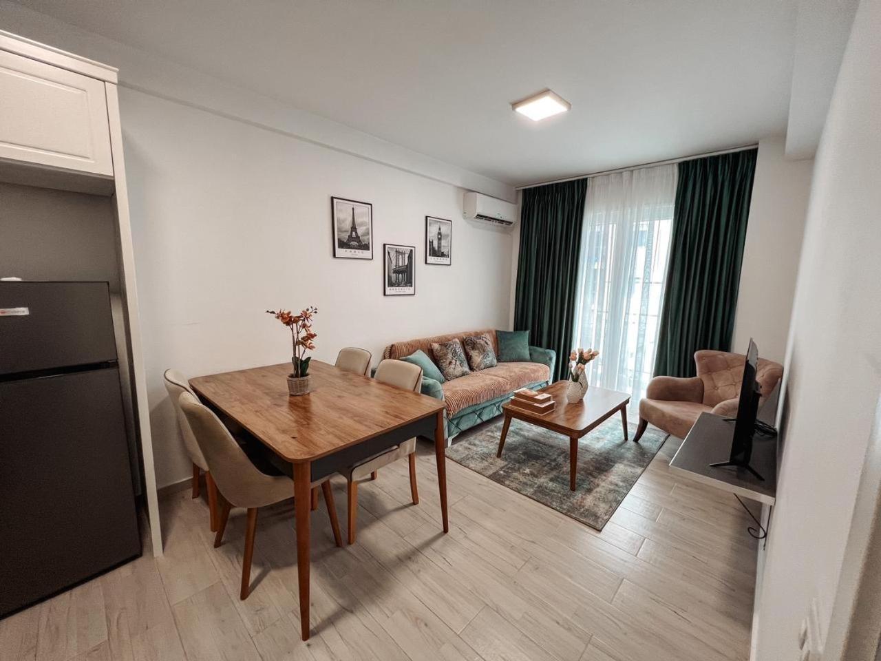 Lovely Apartment Tirana Esterno foto